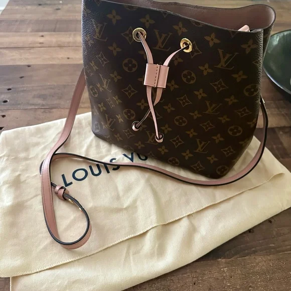 Louis Vuitton crossbody/shoulder bag - Picture 3 of 11